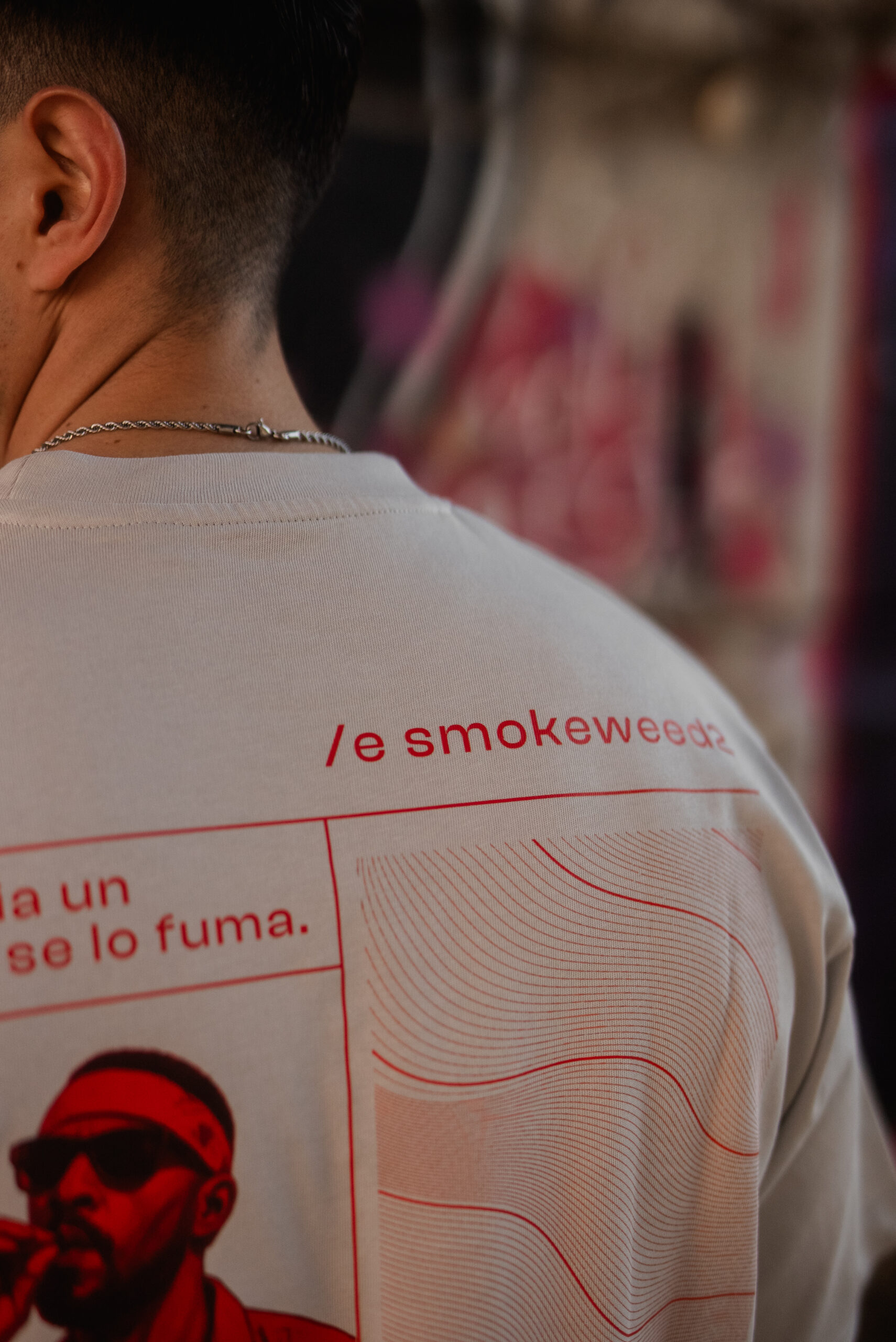 /ME SE LÍA UN PORRO Y SE LO FUMA | /E SMOKEWEED2 - Imagen 4